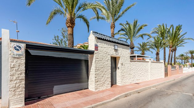 Reventa - Chalets -
Torrevieja - Rocio del Mar
