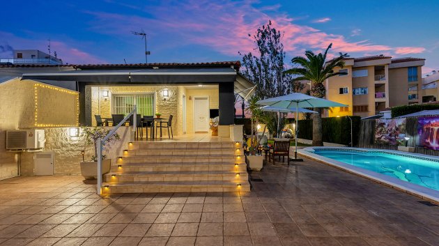 Reventa - Chalets -
Torrevieja - Rocio del Mar