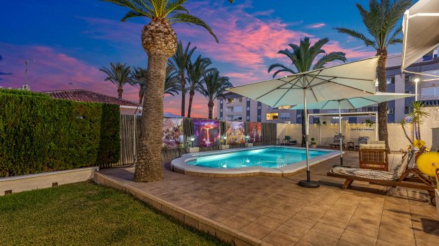Reventa - Chalets -
Torrevieja - Rocio del Mar
