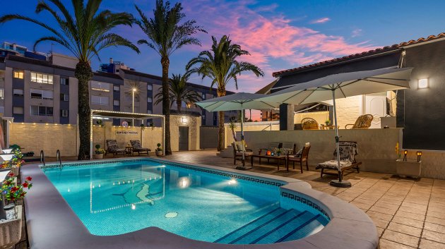 Reventa - Chalets -
Torrevieja - Rocio del Mar