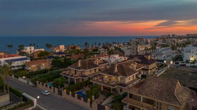 Reventa - Chalets -
Torrevieja - La Veleta
