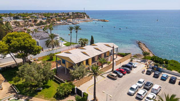 Reventa - Chalets -
Orihuela Costa - Cabo Roig