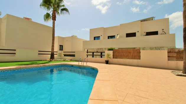 Revente - Villa -
Villamartín - PAU 8