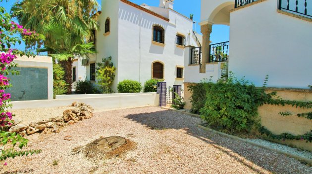 Reventa - Apartamentos -
Villamartín - PAU 8