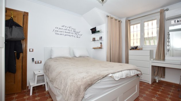 Reventa - Chalets -
San Fulgencio - La Escuera