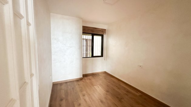 Resale - Apartments -
Torrevieja - Playa Los Locos