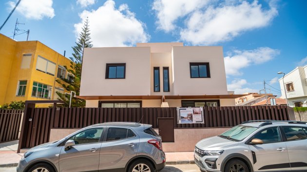 Reventa - Chalets -
San Javier - Santiago de la Ribera