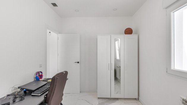 Reventa - Chalets -
Torrevieja - Los Balcones