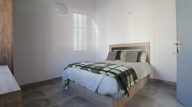 Resale - Townhouse -
Benijofar