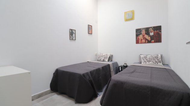 Resale - Townhouse -
Benijofar