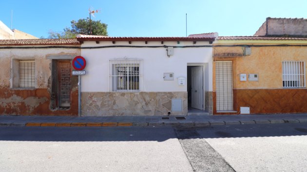Resale - Townhouse -
Benijofar