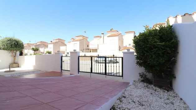 Revente - Villa -
San Miguel de Salinas - Lake View Mansions