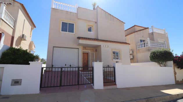 Revente - Villa -
San Miguel de Salinas - Lake View Mansions