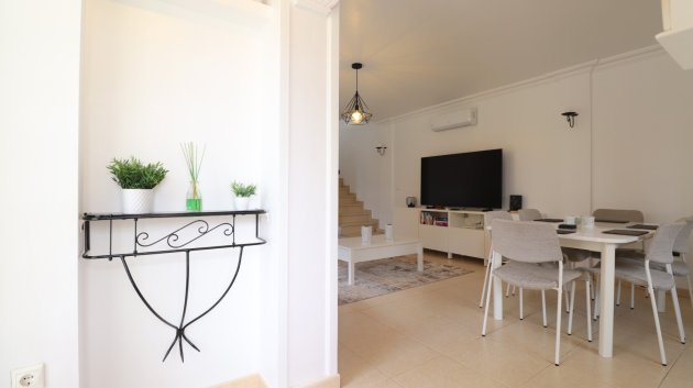 Resale - Villa -
Los Montesinos - La Herrada
