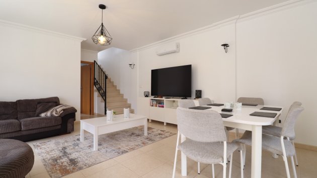 Resale - Villa -
Los Montesinos - La Herrada