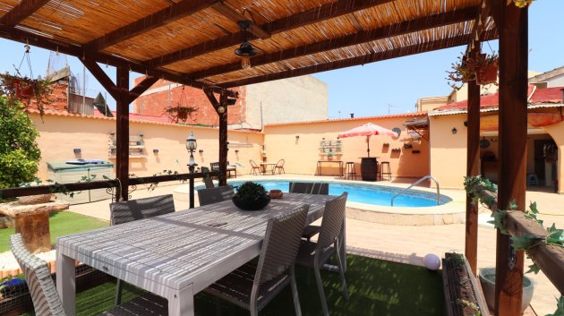 Resale - Villa -
Benijofar