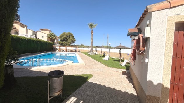 Reventa - Chalets -
Algorfa - Montebello