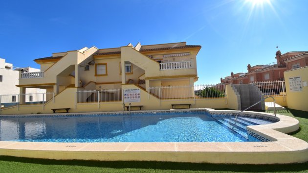 Reventa - Chalets -
Orihuela Costa - Playa Flamenca