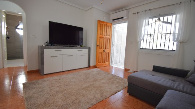 Reventa - Chalets -
Orihuela Costa - Playa Flamenca