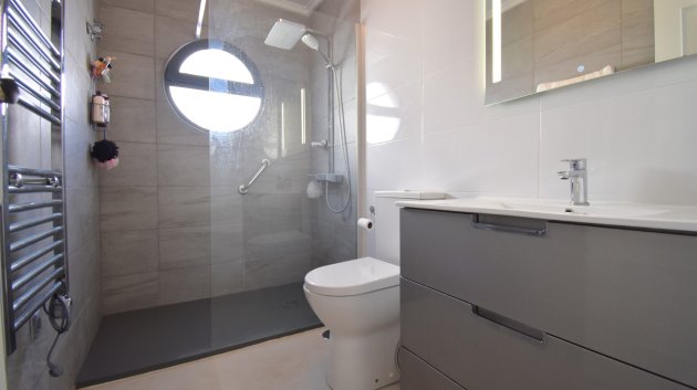 Reventa - Chalets -
Orihuela Costa - Playa Flamenca