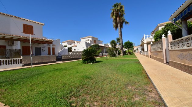 Reventa - Chalets -
Orihuela Costa - Playa Flamenca