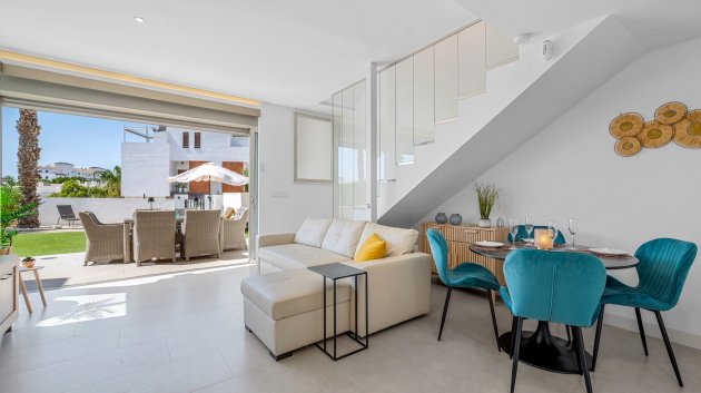 Resale - Villa -
Orihuela Costa - Villamartín