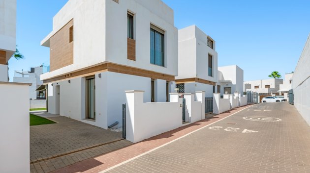 Resale - Villa -
Orihuela Costa - Villamartín