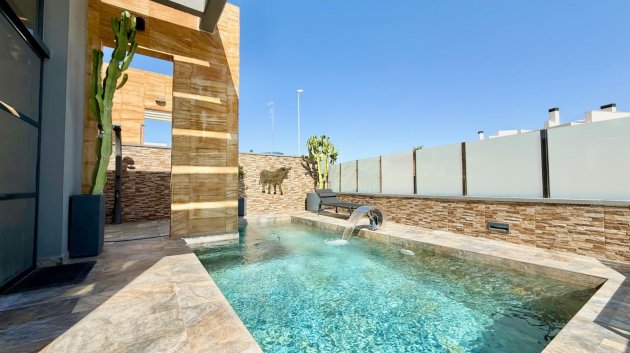Resale - Villa -
Orihuela Costa - Cabo Roig