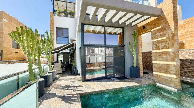 Resale - Villa -
Orihuela Costa - Cabo Roig