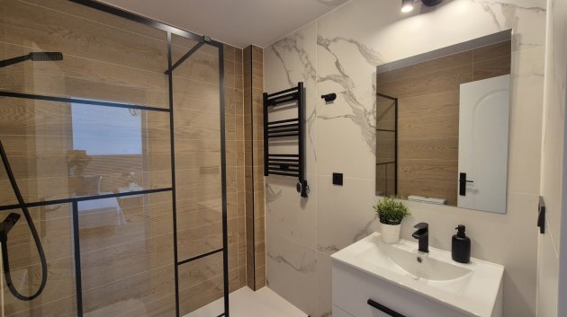 Resale - Townhouse -
Alicante - La Florida