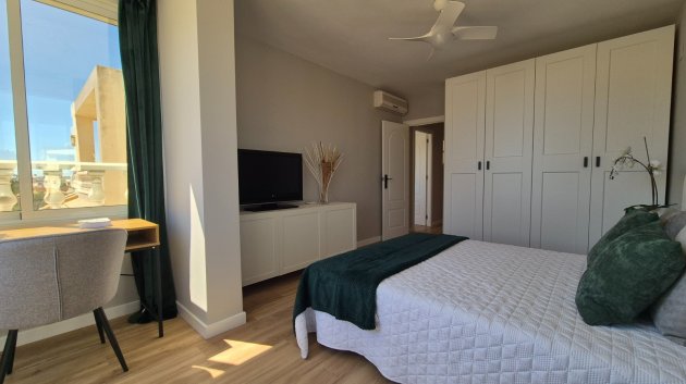 Resale - Townhouse -
Alicante - La Florida
