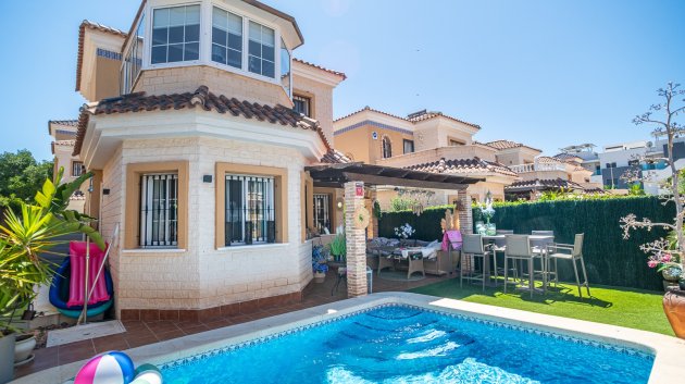Resale - Townhouse -
Guardamar del Segura - El Raso