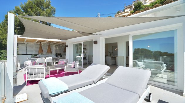 Resale - Villa -
Moraira - Benimeit