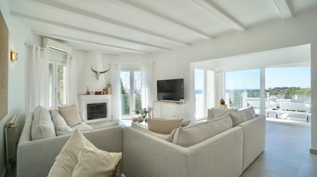 Resale - Villa -
Moraira - Benimeit