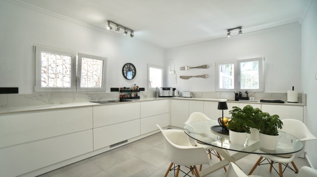 Resale - Villa -
Moraira - Benimeit
