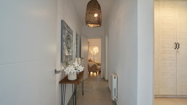 Resale - Villa -
Moraira - Benimeit