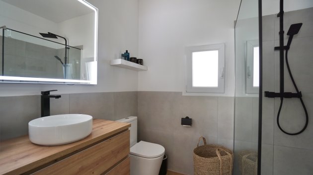 Resale - Villa -
Moraira - Benimeit