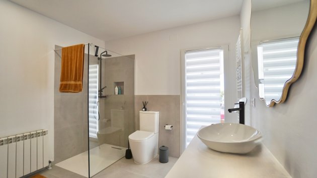 Resale - Villa -
Moraira - Benimeit