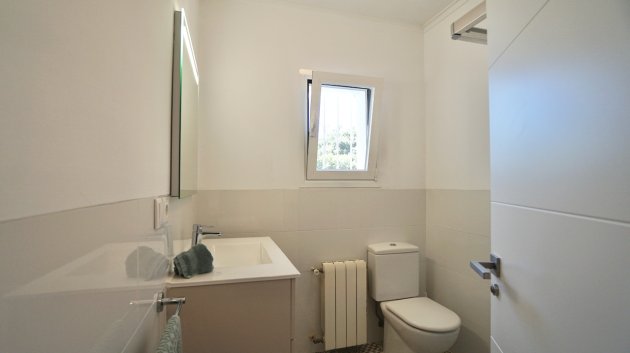 Resale - Villa -
Moraira - Benimeit