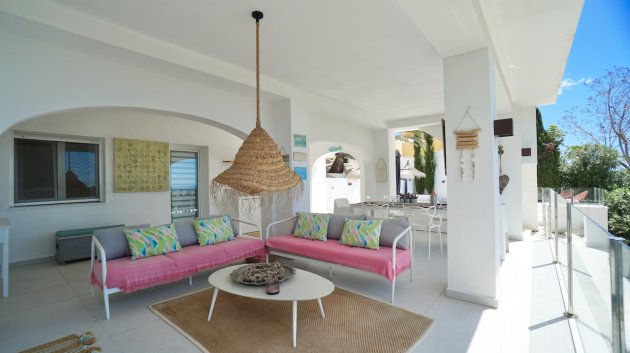 Resale - Villa -
Moraira - Benimeit