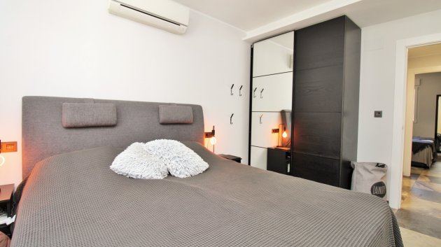 Resale - Villa -
Villamartín - Las Violetas