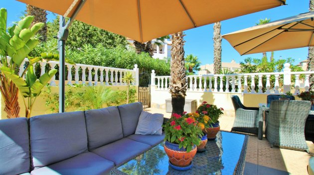Resale - Villa -
Villamartín - Las Violetas