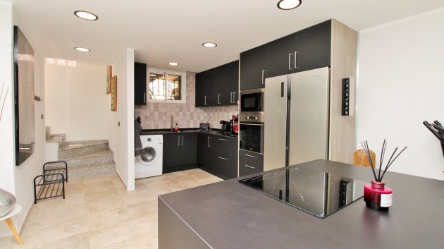 Resale - Villa -
Villamartín - Las Violetas