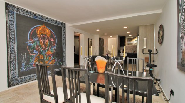 Resale - Villa -
Villamartín - Las Violetas