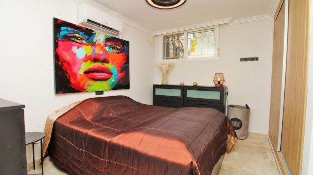 Resale - Villa -
Villamartín - Las Violetas