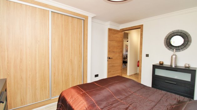 Resale - Villa -
Villamartín - Las Violetas