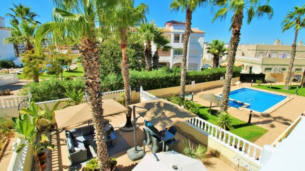 Resale - Villa -
Villamartín - Las Violetas