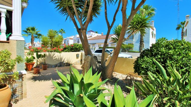 Resale - Villa -
Villamartín - Las Violetas