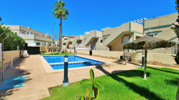 Resale - Villa -
Villamartín - Las Violetas