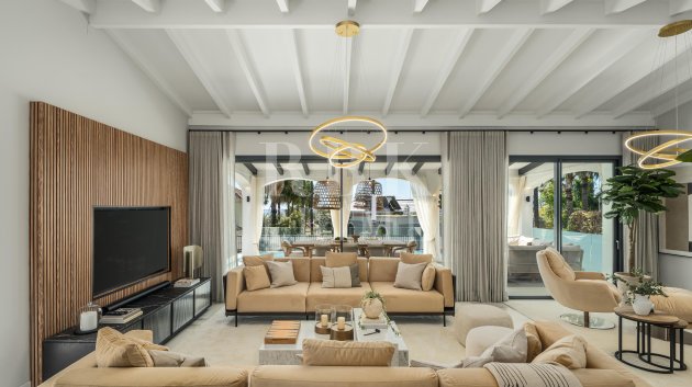 Resale - Villa -
Marbella